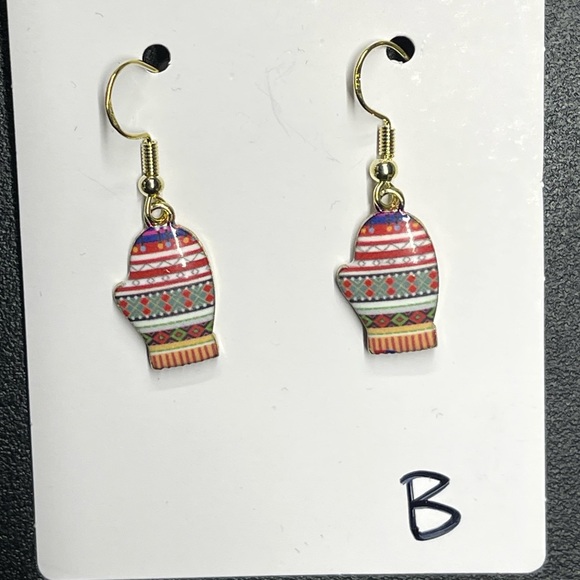 MITTEN EARRINGS - 14k gold-plated 925 sterling silver hooks - Picture 3 of 8